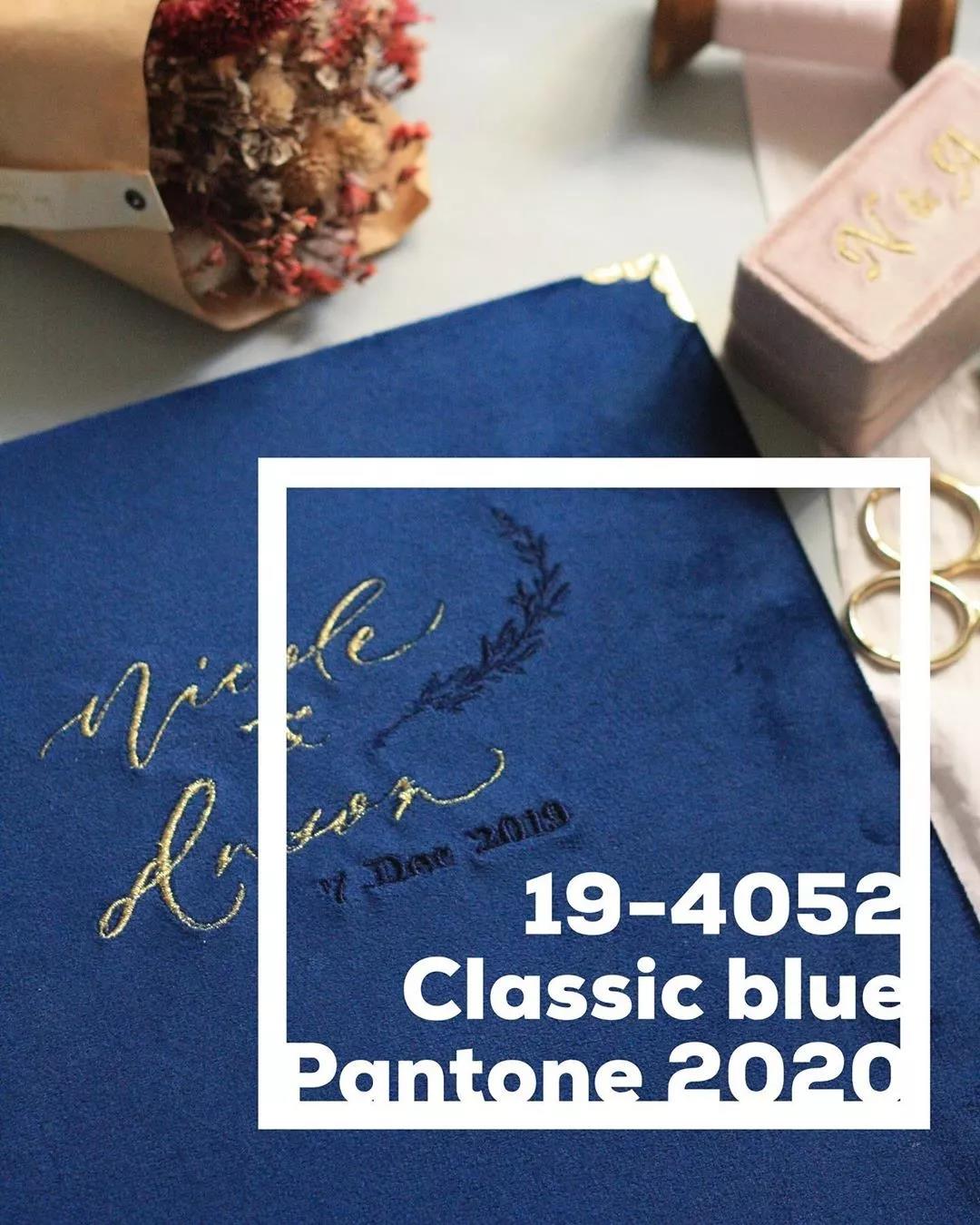 2020年年度色PANTONE 19-4052经典蓝Classic Blue圣诞装扮